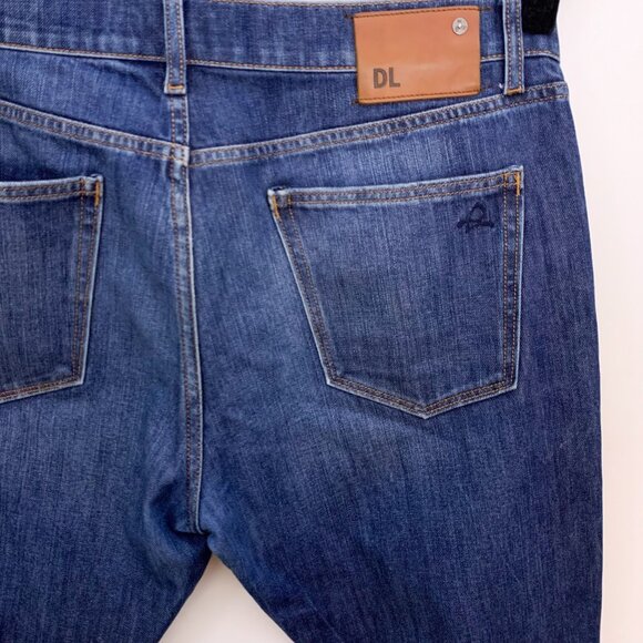 DL1961 Vince Casual Straight Dark Wash Blue Jeans Sz 34 - Picture 8 of 8